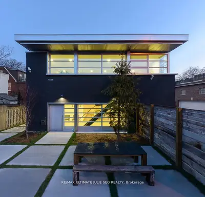 660r College Street, Toronto C01, On M6g 1b8