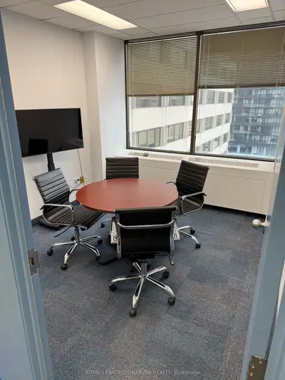 20 Eglinton Avenue W 1001, Toronto C03, ON M4R 1K8