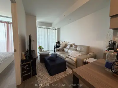 8 Eglinton Avenue E 2803, Toronto C10, ON M4P 0C1