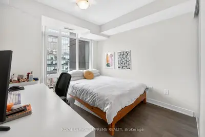 525 Adelaide Street W 1224, Toronto C01, ON M5V 1T6