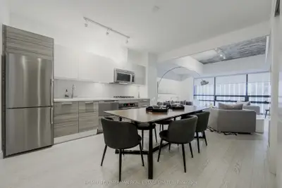 224 King Street W 501, Toronto C01, On M5v 1h8