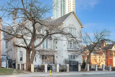 539 Jarvis Street M8, Toronto C08, On M4y 2h7