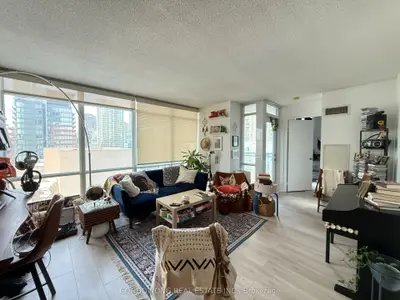 11 Brunel Court 1206, Toronto C01, ON M5V 3Y3