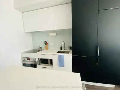 33 Helendale Avenue 901, Toronto C03, ON M4R 0A4