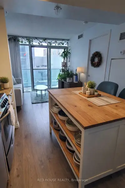36 Lisgar Street N 1012W, Toronto C01, ON M6J 0C7