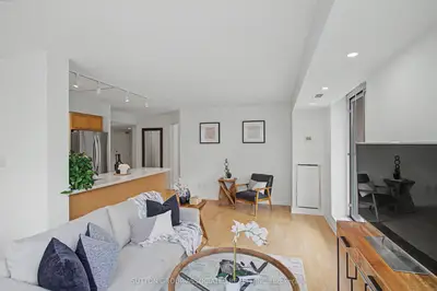 1000 King Street W 616, Toronto C01, ON M6K 3N1