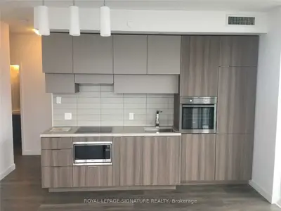 8 Eglinton Avenue E 4005, Toronto C10, ON M4P 1A6