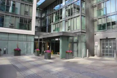33 Lombard Street 1209, Toronto C08, ON M5C 3H8