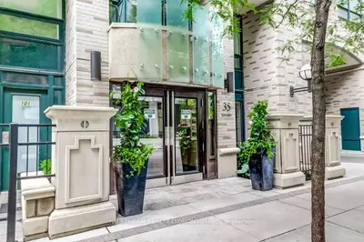 35 Hayden Street 1206, Toronto C08, On M4y 3c3