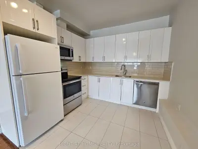 1801 Eglinton Avenue W 201, Toronto C03, ON M6E 2H8