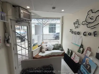 2095.5 Yonge Street, Toronto, On M4s 2a4