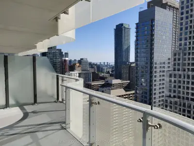 1 Bloor Street E 2509, Toronto C08, On M4w 0a8