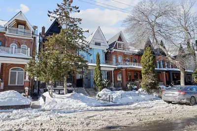 124 Crawford Street 2nd & 3rd, Toronto C01, ON M6J 2V4