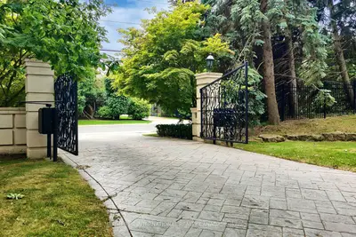 52 Post Road Coach house, Toronto C12, ON M3B 1H8