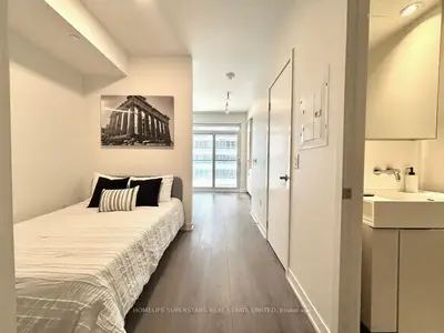 20 Richardson Street 611, Toronto C08, ON M5A 4J9
