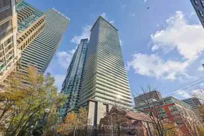 33 Charles Street E 4203, Toronto C08, ON M4Y 0A2