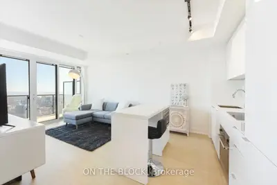 7 Grenville Street 5309, Toronto C01, ON M4Y 0E9