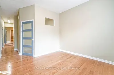 214 Gerrard Street E, Toronto, On M5a 2e6