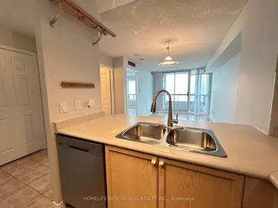 8 Hillcrest Avenue 2705, Toronto C14, ON M2N 6Y6
