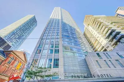 210 Victoria Street 3901, Toronto C08, ON M5B 2R3