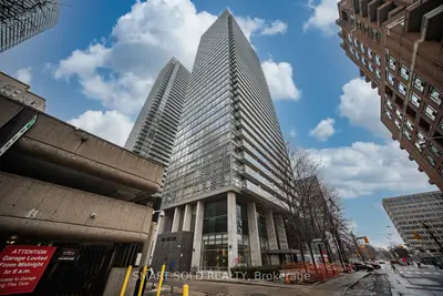 37 Grosvenor Street 302, Toronto C01, ON M4Y 3G5