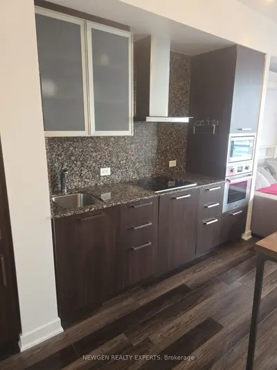 14 York Street 4601, Toronto C01, ON M5J 0B1
