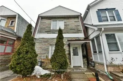 390 oakwood Avenue Lower, Toronto C03, ON M6E 2W3