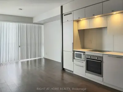 15 Grenville Street 5005, Toronto C01, ON M4Y 0B9