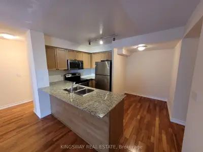 761 Bay Street 2913, Toronto C01, ON M5G 2R2