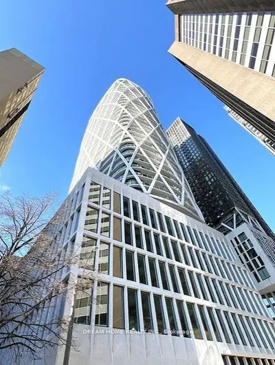 230 Simcoe Street 829, Toronto C01, On M5t 0g7
