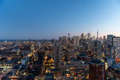 120 Homewood Avenue 3408, Toronto C08, ON M4Y 2J3