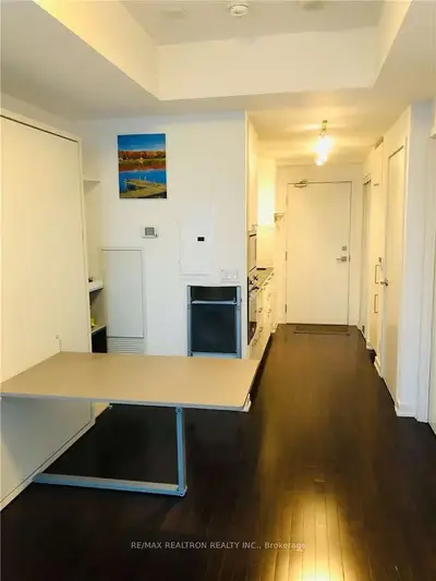 14 York Street 6102, Toronto C01, On M5j 0b1