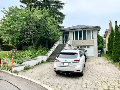 4 Hyfan Court Main, Toronto C06, ON M3H 5M8