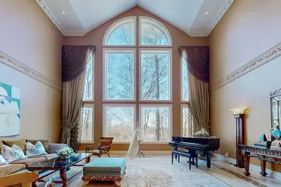 28 Glenorchy Road, Toronto C12, On M3c 2p9