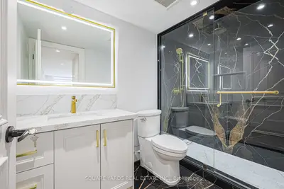 92 King Street E 505, Toronto C08, On M5c 2v8