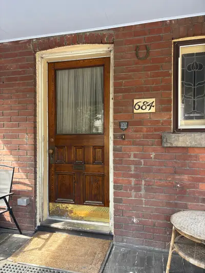 684 Shaw Street #2, Toronto C01, On M6g 3l7