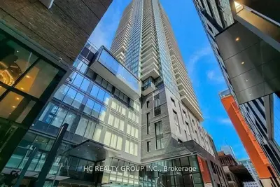 125 Blue Jays Way E 2801, Toronto C01, ON M5V 0N5