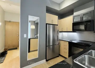 350 Wellington Street W 230, Toronto C01, ON M5V 3W9