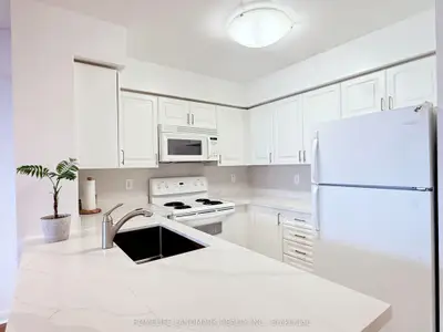 4968 Yonge Street 2701, Toronto C07, ON M2N 7G9