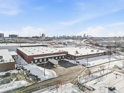 215 Wicksteed Avenue (Full Building), Toronto C11, ON M4G 2C1