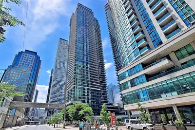 33 Bay Street 4302, Toronto C01, ON M5J 2Z3