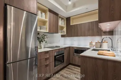200 Sackville Street 314, Toronto C08, On M5a 0c4