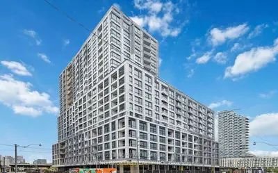 15 Richardson Street N 1020, Toronto C08, ON M5A 0Y5