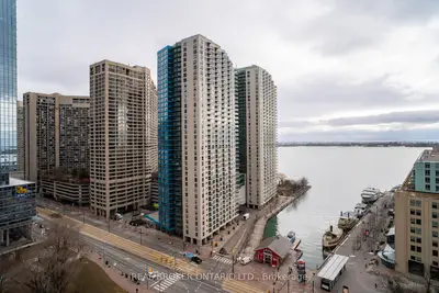 8 York Street 1909, Toronto C01, On M5j 2y2