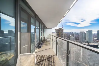 11 Wellesley Street W 3703, Toronto C01, ON M4Y 0G4