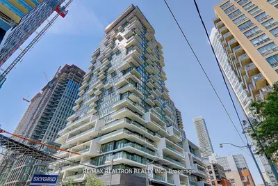 77 Shuter St Street E 2213, Toronto C08, On M5b 0b8