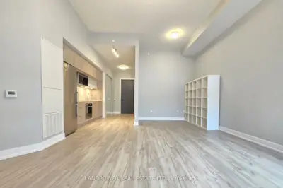 25 Adra Grado Way 258, Toronto C15, ON M2J 0H6