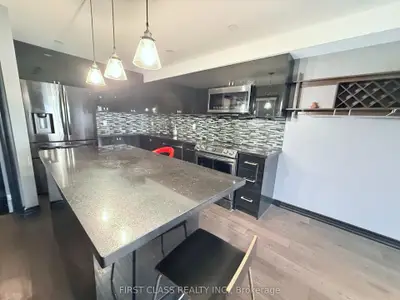 2135 Dufferin Street A 3bedroom Unit, Toronto C03, On M6e 3r3