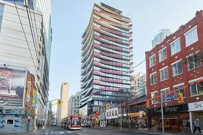 215 Queen Street W 1211, Toronto C01, ON M5V 0P5