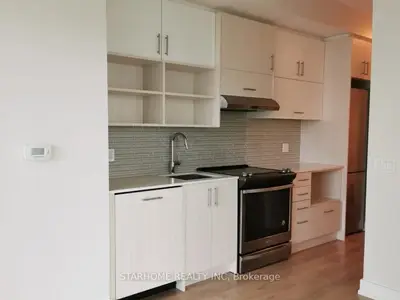 128 Fairview Mall Drive 1408, Toronto C15, ON M2J 0E8